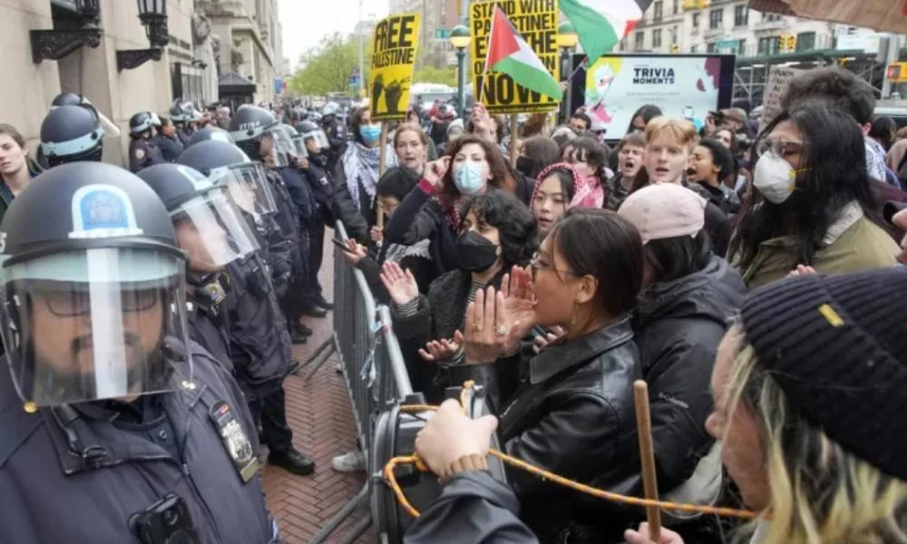 Ημέρες... Βιετνάμ στα πανεπιστήμια των ΗΠΑ - Με σχεδόν 200 συλλήψεις απάντησε η αστυνομία στο κλιμακούμενο φοιτητικό κίνημα (Βίντεο)